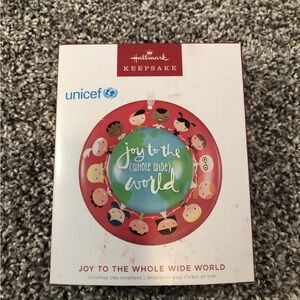 Hallmark 2022 Joy To the Whole Wide World Ornament - NEW